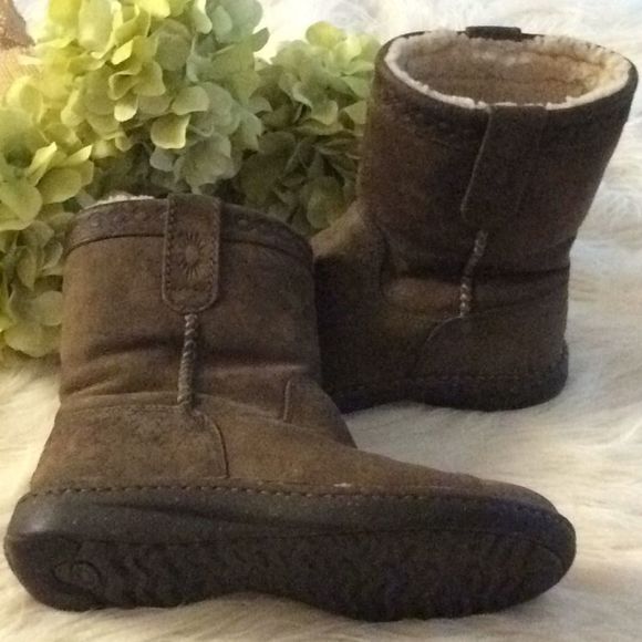 Distressed 💞UGG Australia 💞win boots - Picture 3 of 8